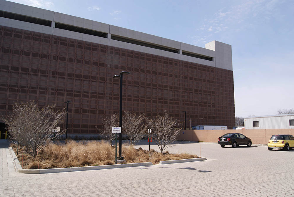 JOHNSON CONTROLS, INC. WORLDWIDE HEADQUARTERS PARKING DECK ADDITION