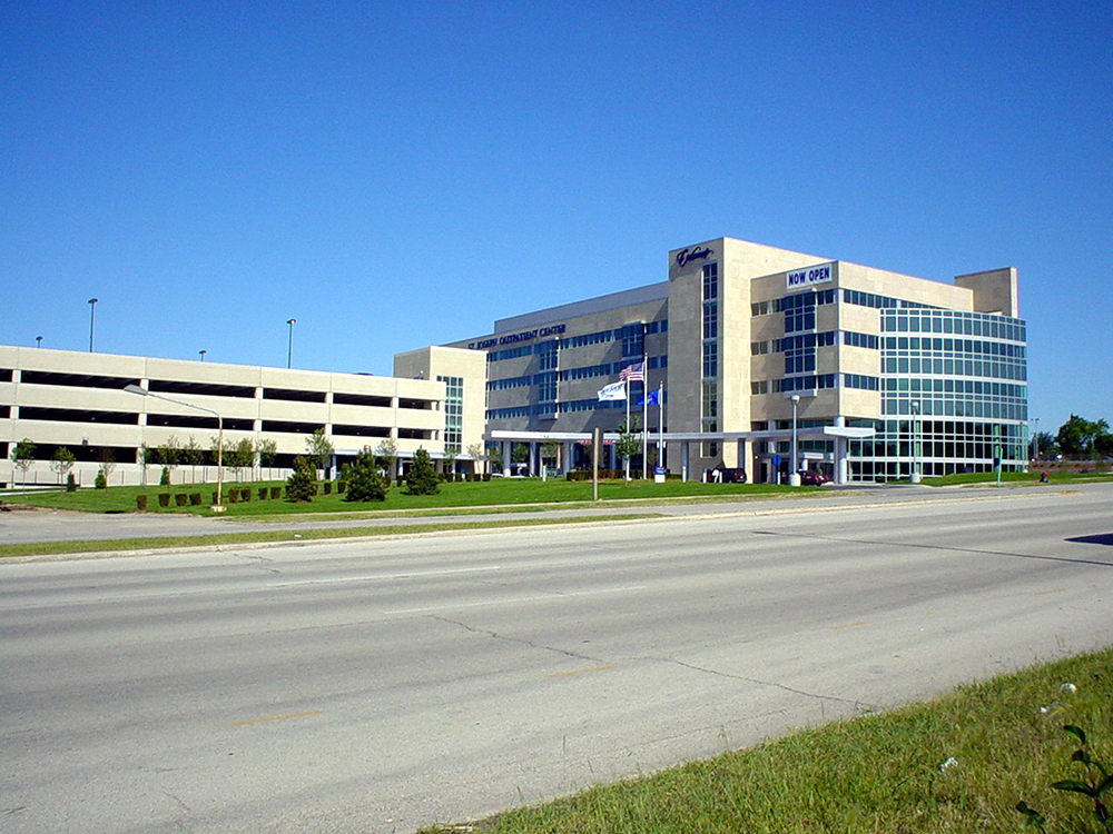 ST. JOSEPH’S/WHEATON FRANCISCAN WAUWATOSA CAMPUS OUTPATIENT CENTER PARKING DECK