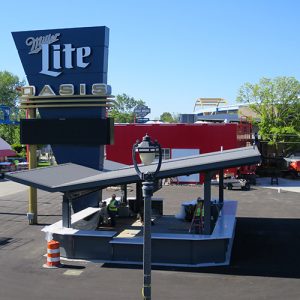 Hunzinger Celebrates Completion of Miller Lite Oasis Stage & Area Renovation at Summerfest’s 50th Anniversary