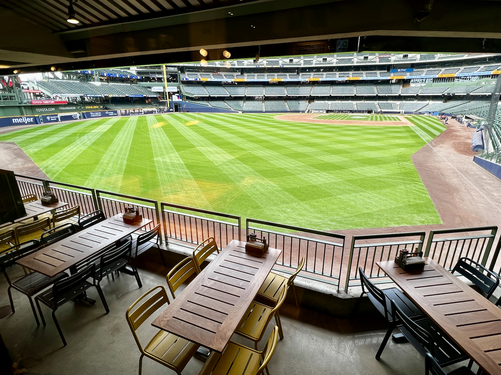 BarrelYard_Patio