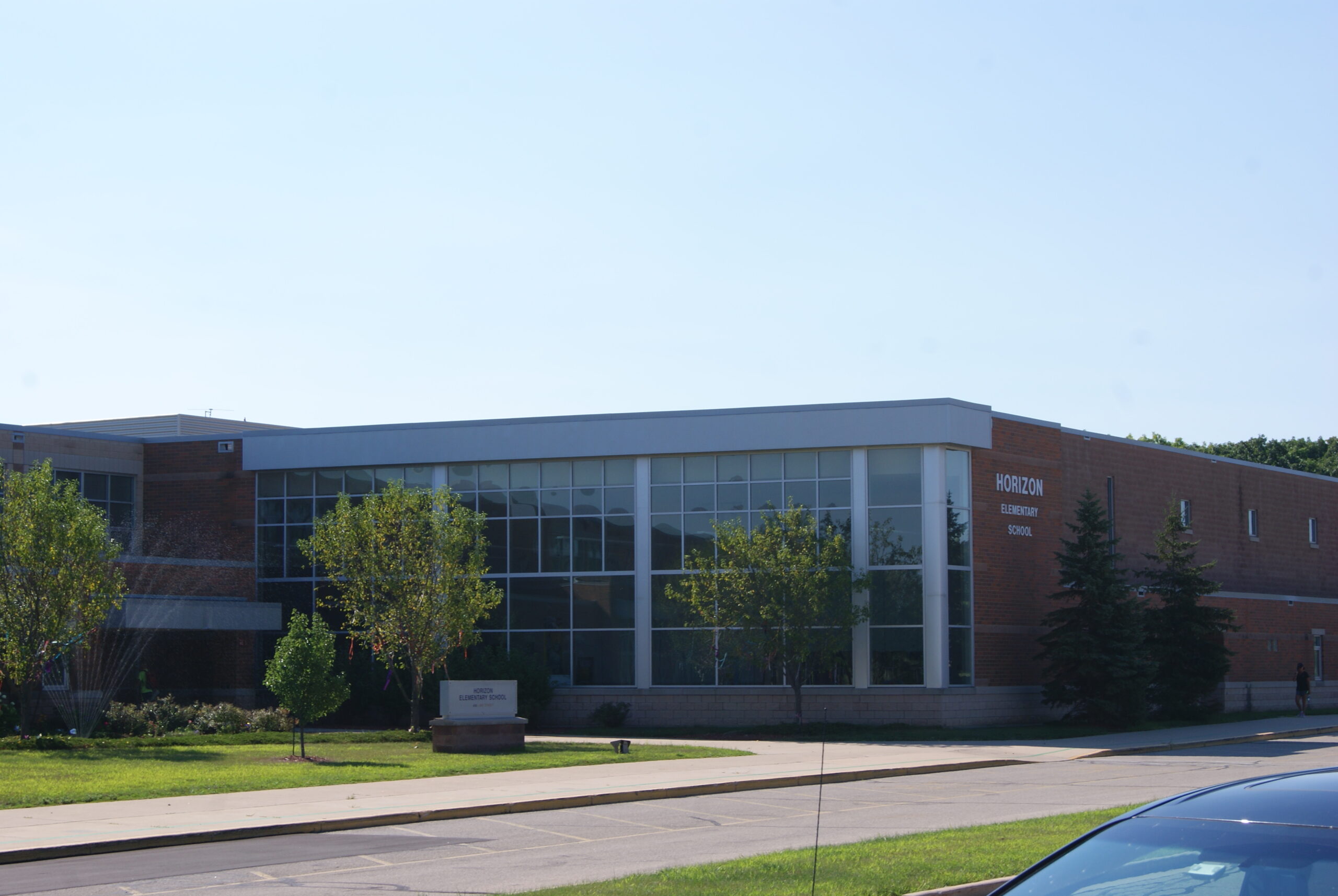 PEWAUKEE SCHOOL DISTRICT HORIZON ELEMENTARY Hunzinger Construction Co.